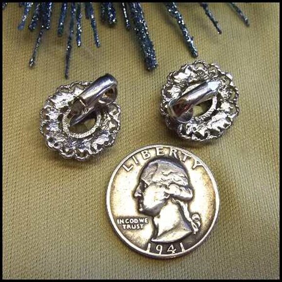 1950s Petite Silver Lace Grey Crystal Vintage Clip Earrings - Picture 4 of 4